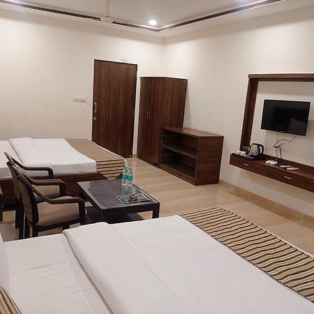 Sun Stone Hotel&Club - Jawai Sheoganj Bagian luar foto