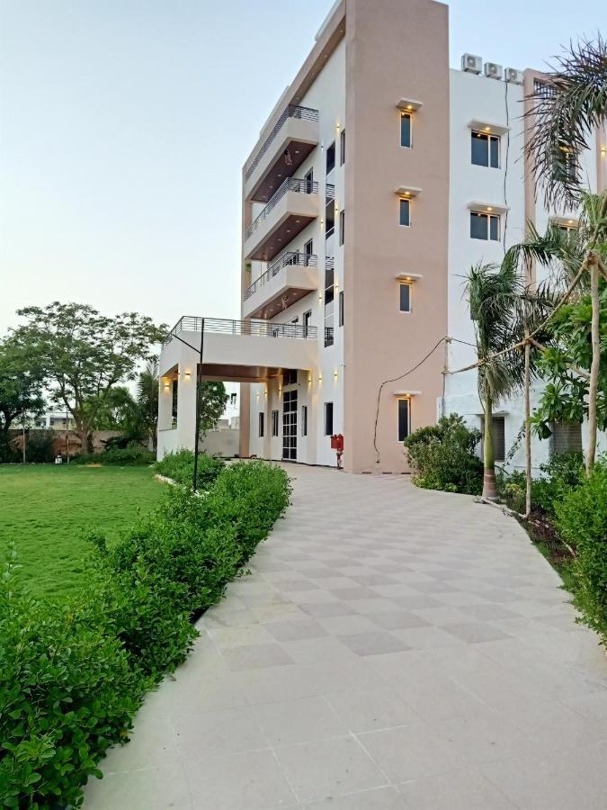 Sun Stone Hotel&Club - Jawai Sheoganj Bagian luar foto