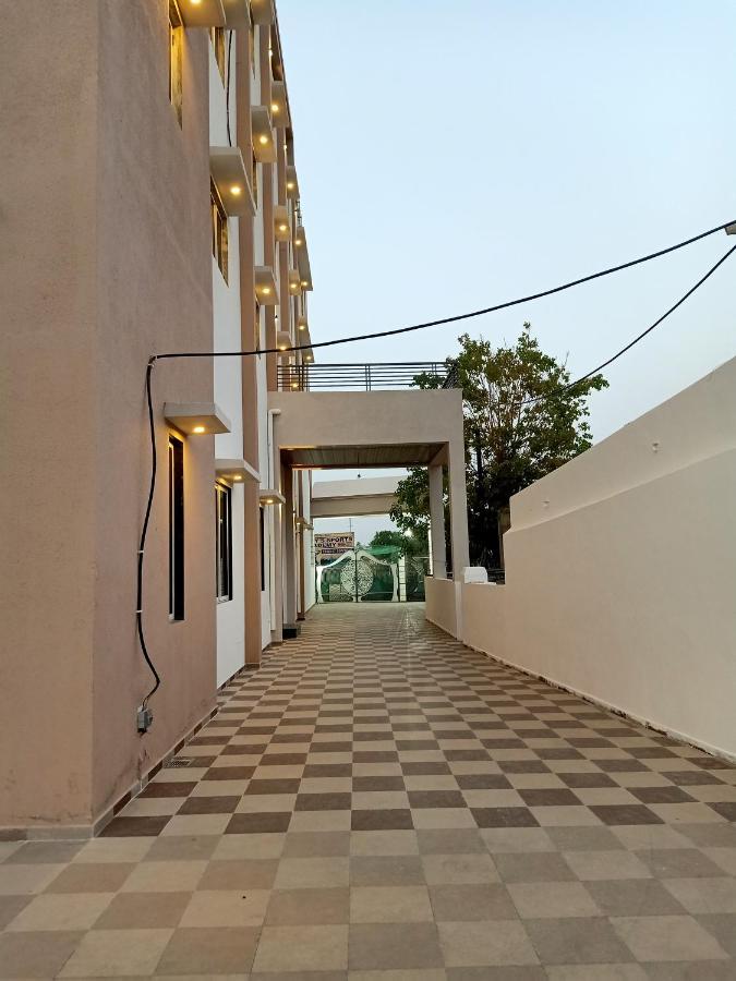 Sun Stone Hotel&Club - Jawai Sheoganj Bagian luar foto