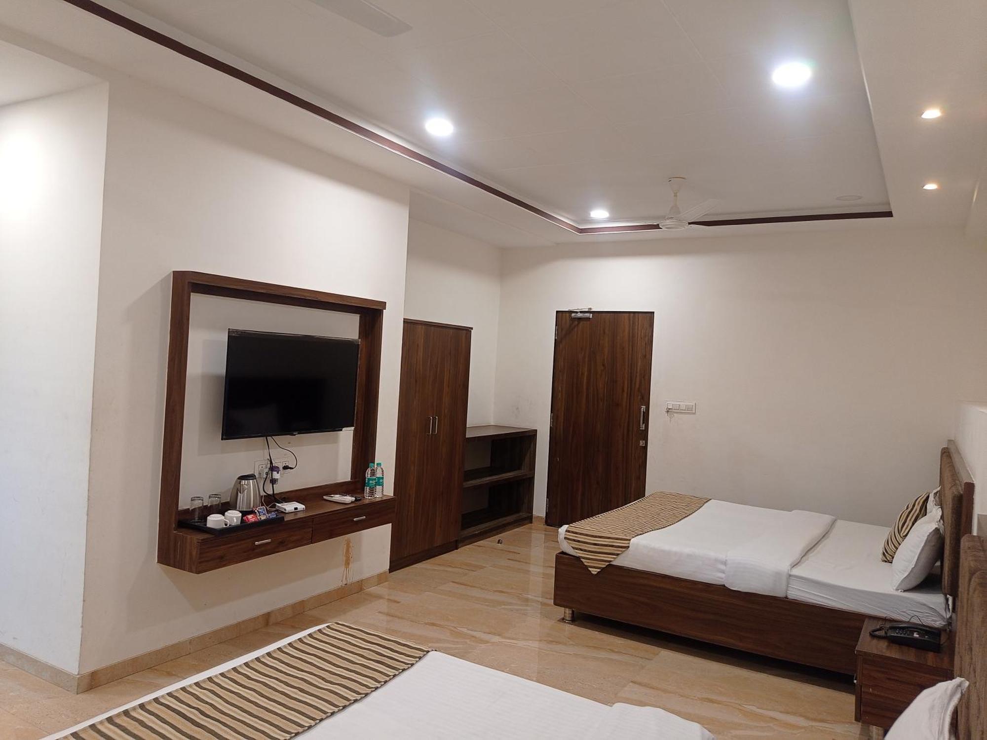 Sun Stone Hotel&Club - Jawai Sheoganj Bagian luar foto
