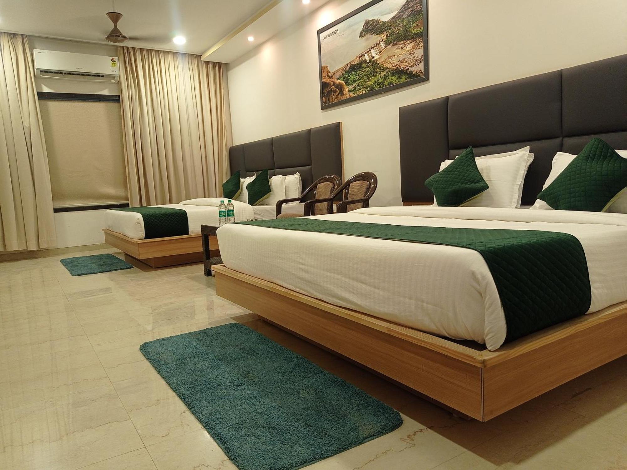 Sun Stone Hotel&Club - Jawai Sheoganj Bagian luar foto