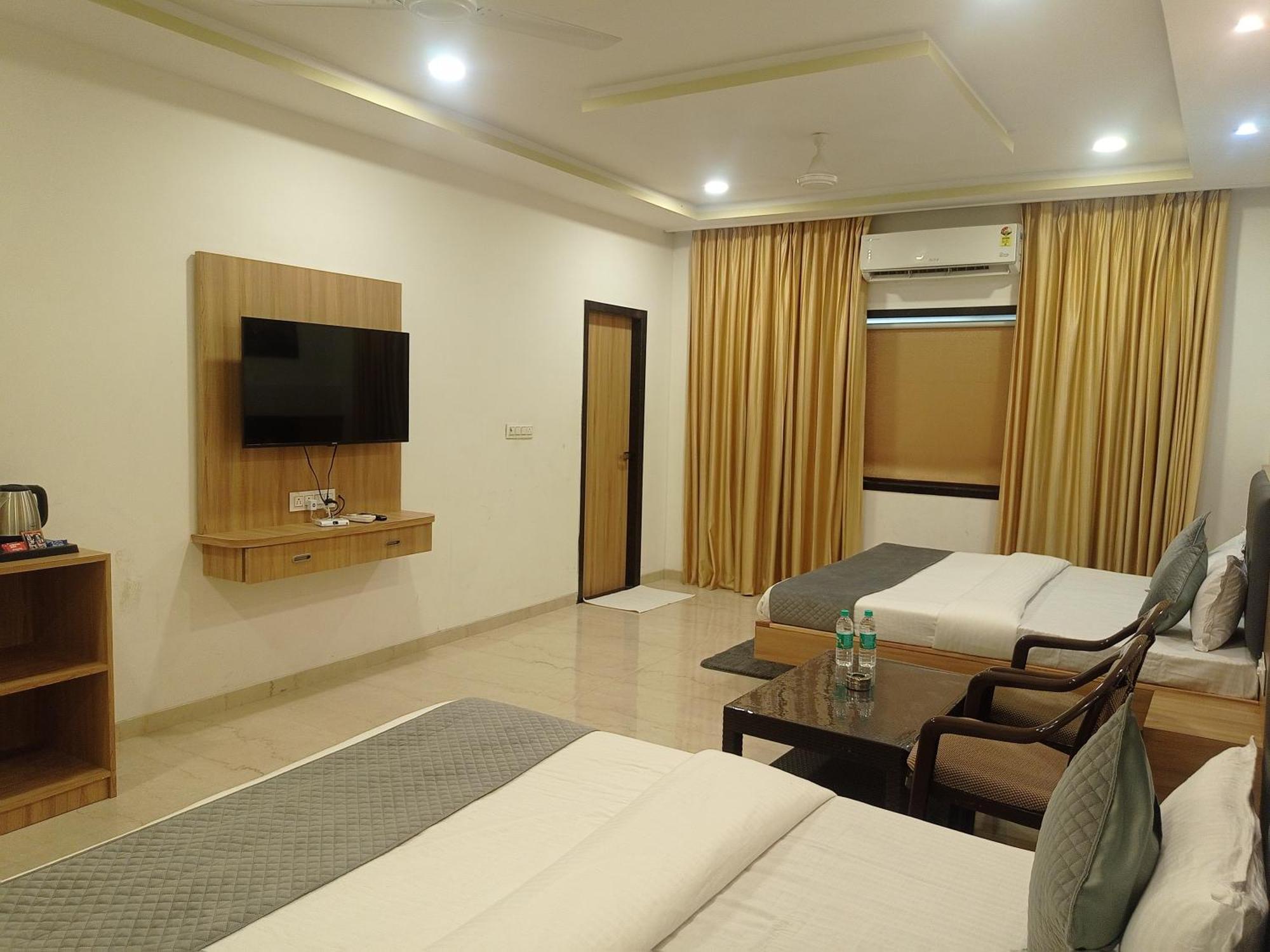 Sun Stone Hotel&Club - Jawai Sheoganj Bagian luar foto