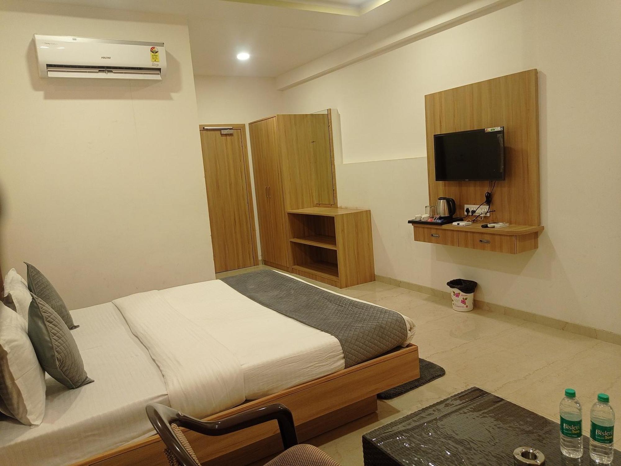 Sun Stone Hotel&Club - Jawai Sheoganj Bagian luar foto