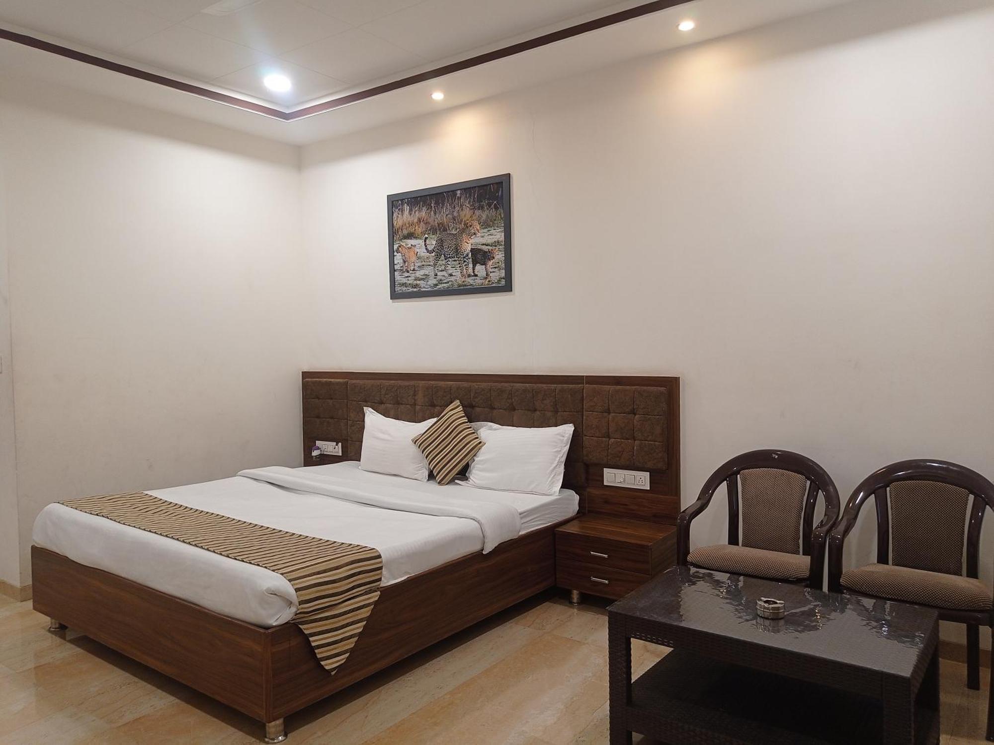 Sun Stone Hotel&Club - Jawai Sheoganj Bagian luar foto