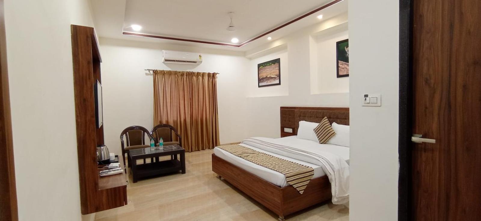 Sun Stone Hotel&Club - Jawai Sheoganj Bagian luar foto