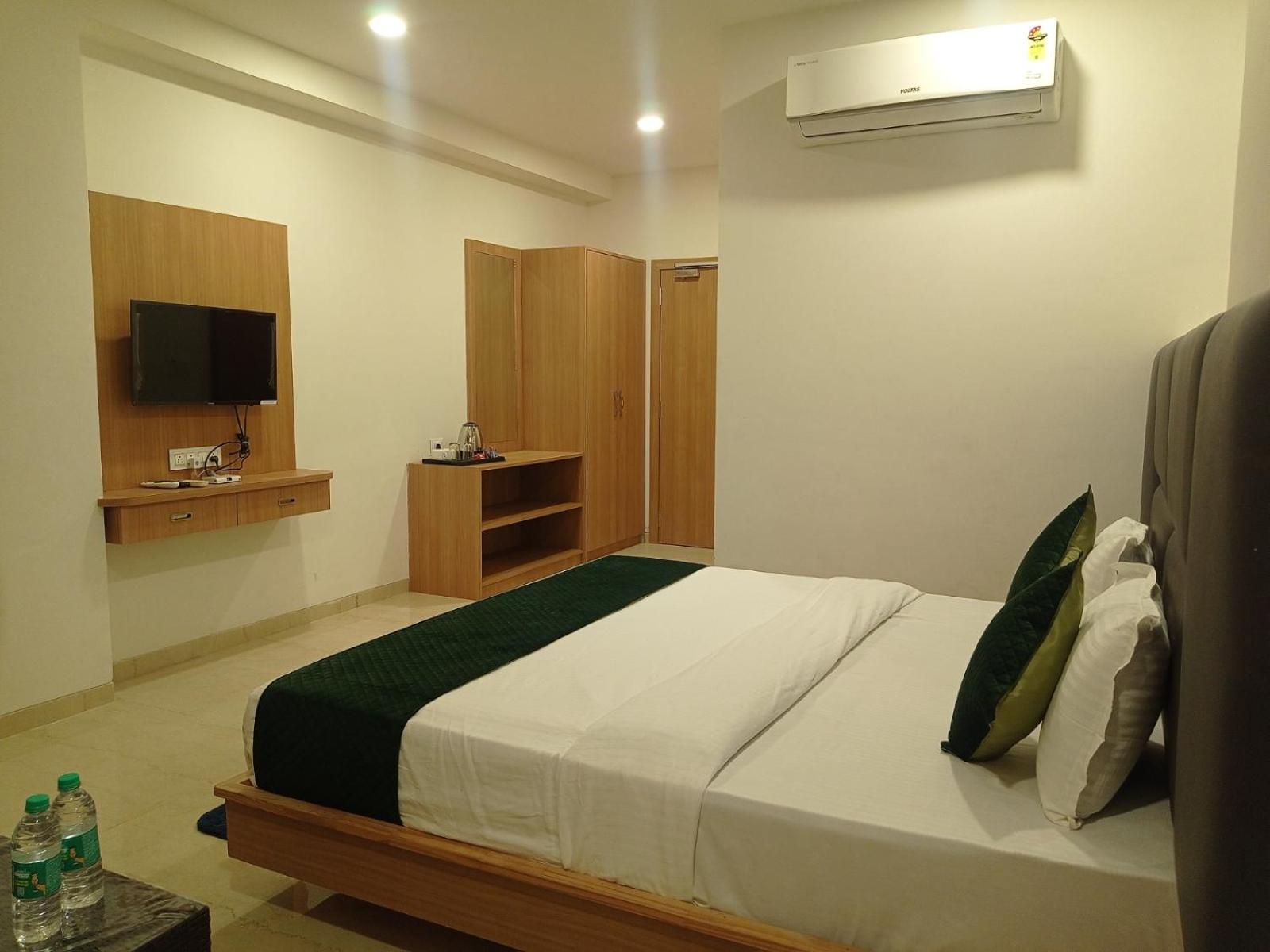 Sun Stone Hotel&Club - Jawai Sheoganj Bagian luar foto