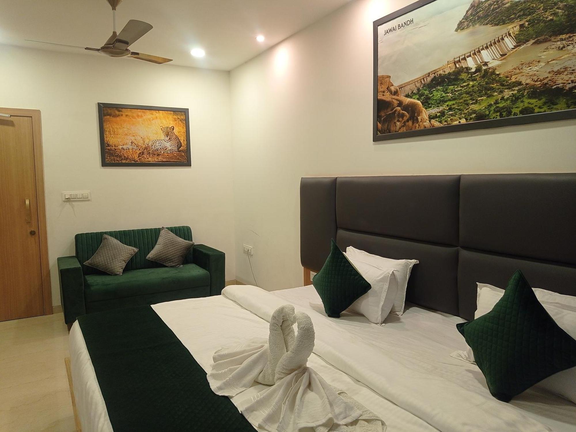 Sun Stone Hotel&Club - Jawai Sheoganj Bagian luar foto